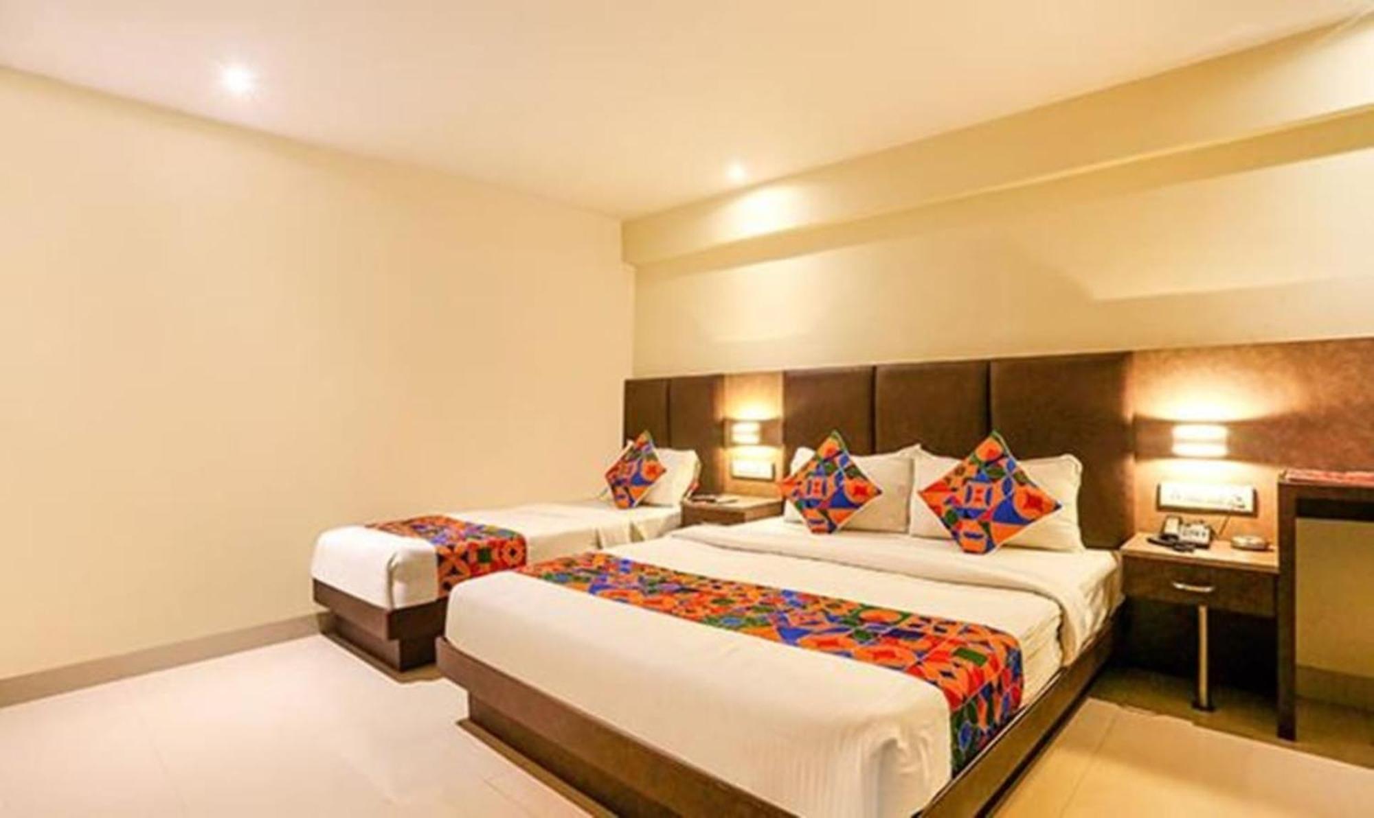 Hotel Ambience -5 Mints Walk From Railway Station New Delhi Exterior photo