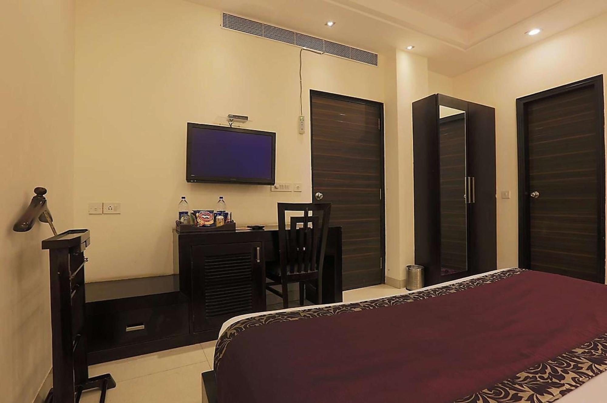 Hotel Ambience -5 Mints Walk From Railway Station New Delhi Exterior photo