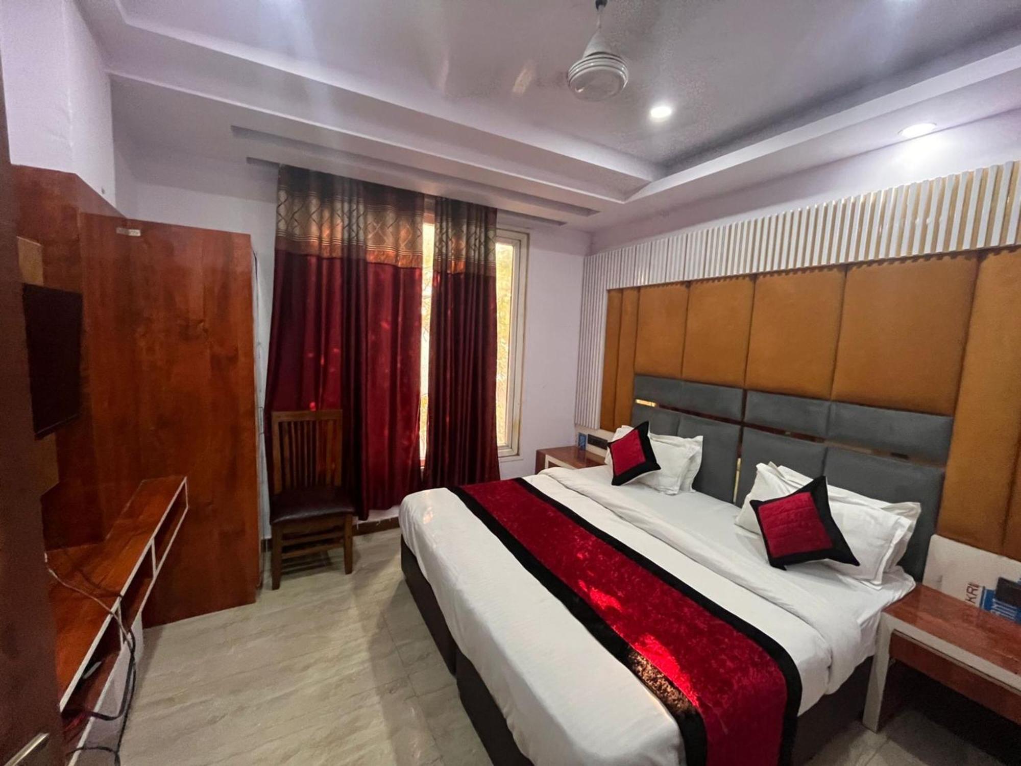 Hotel Ambience -5 Mints Walk From Railway Station New Delhi Exterior photo