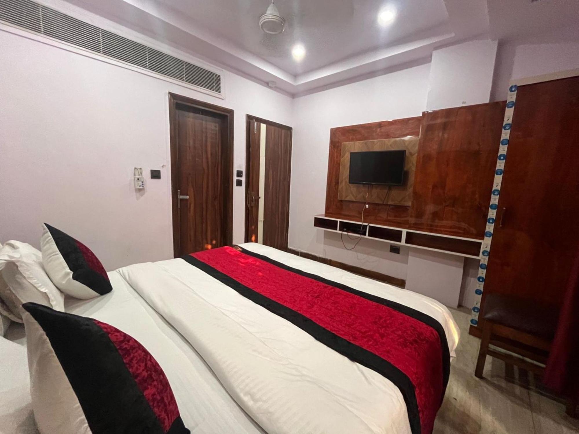 Hotel Ambience -5 Mints Walk From Railway Station New Delhi Exterior photo