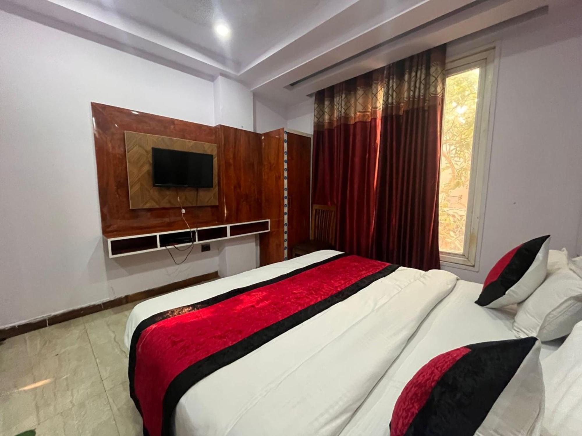 Hotel Ambience -5 Mints Walk From Railway Station New Delhi Exterior photo