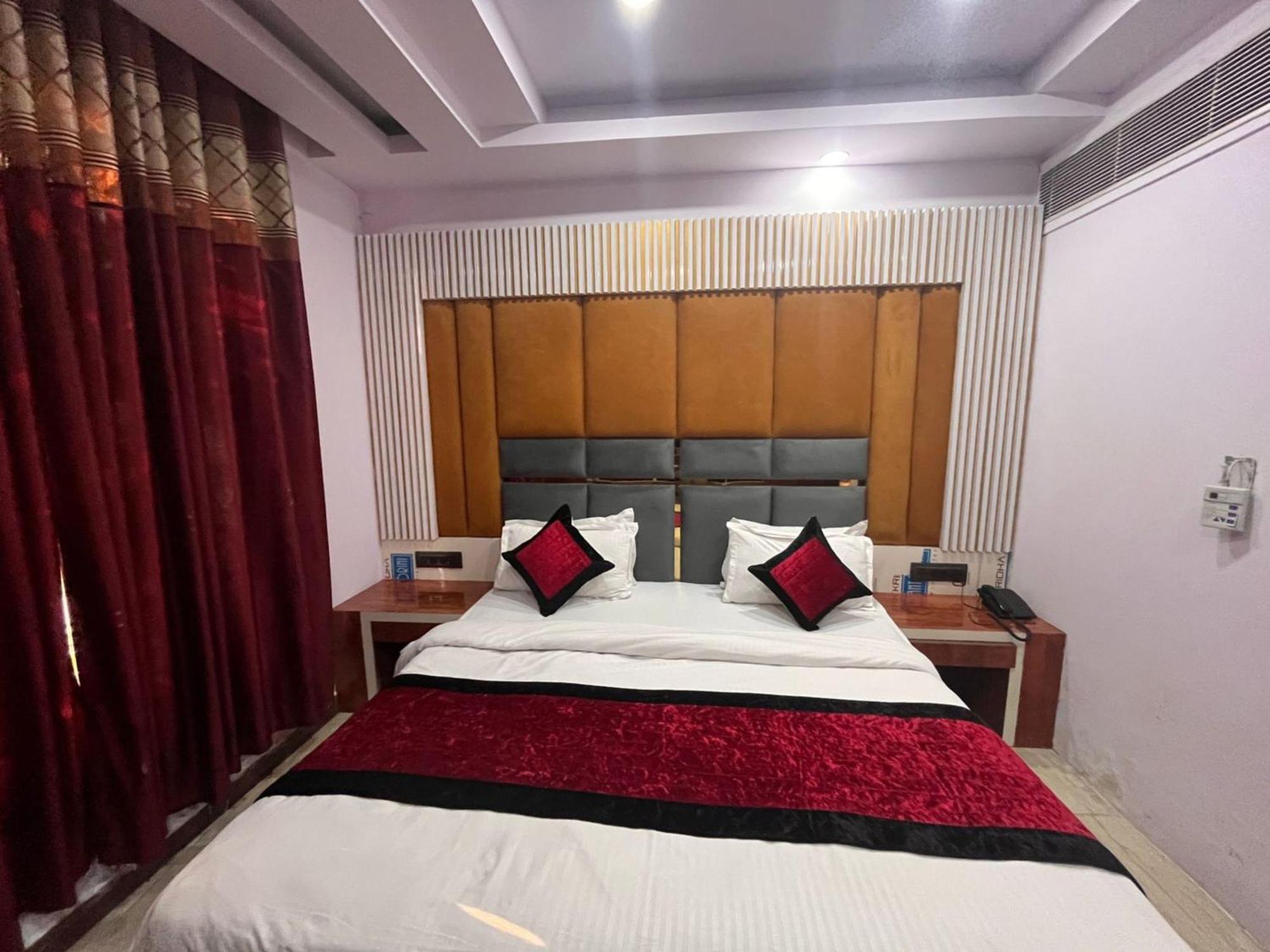 Hotel Ambience -5 Mints Walk From Railway Station New Delhi Exterior photo