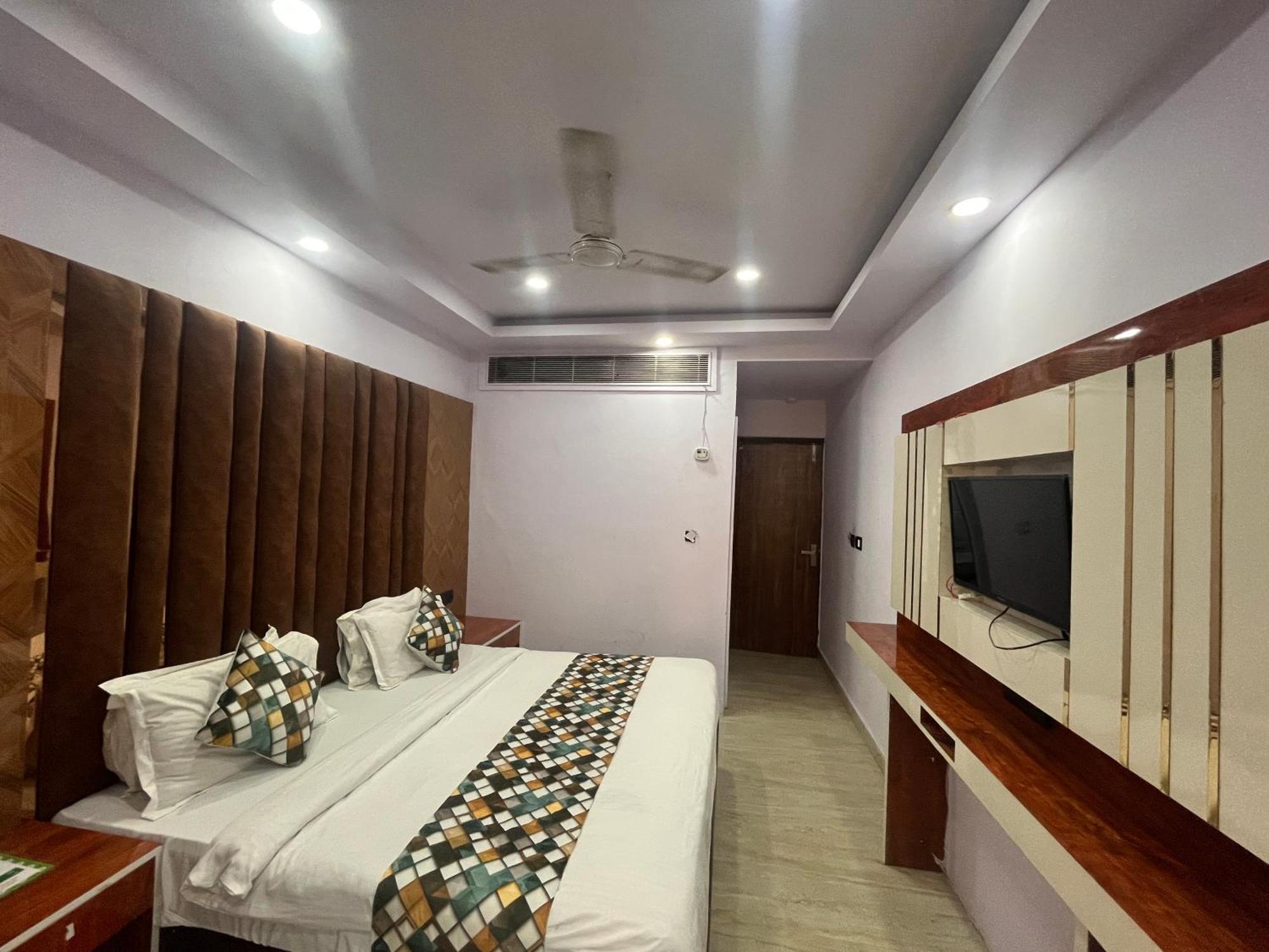 Hotel Ambience -5 Mints Walk From Railway Station New Delhi Exterior photo