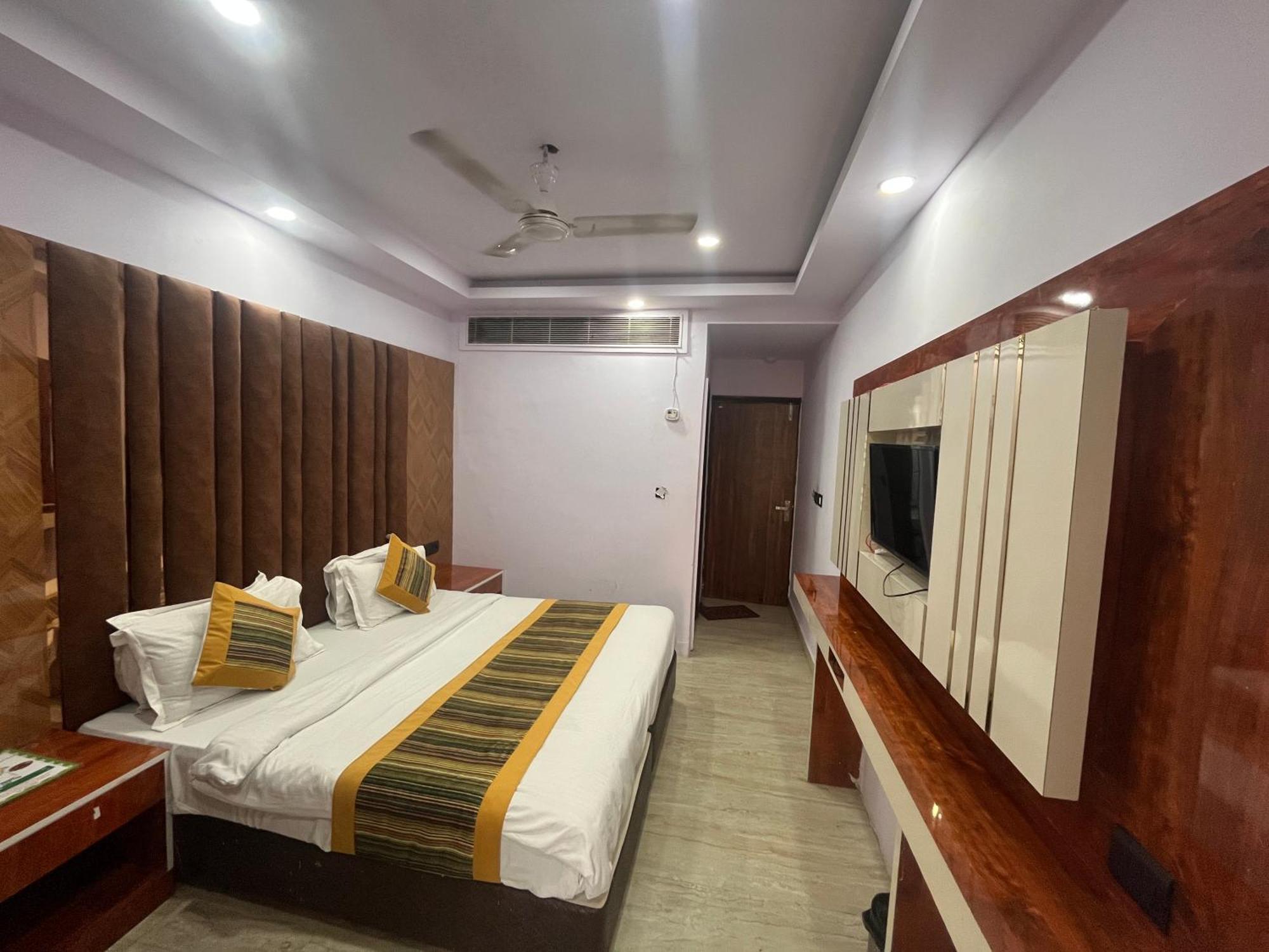 Hotel Ambience -5 Mints Walk From Railway Station New Delhi Exterior photo