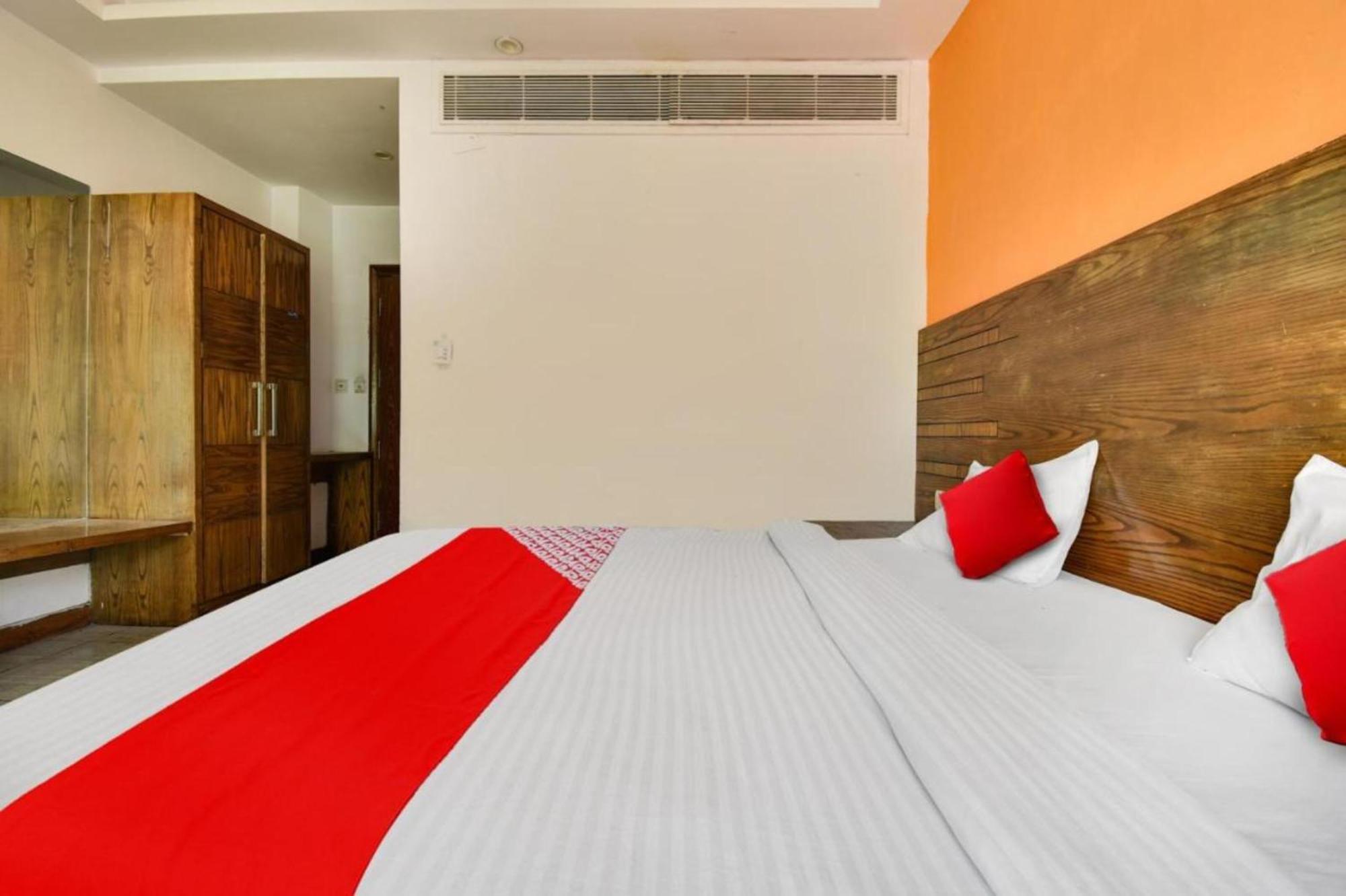 Hotel Ambience -5 Mints Walk From Railway Station New Delhi Exterior photo